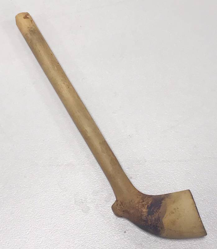lot 1005 image: Hand Made Old Smoking Pipe