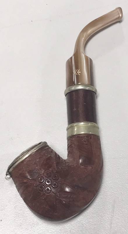 lot 1006 image: Old Smoking Pipe