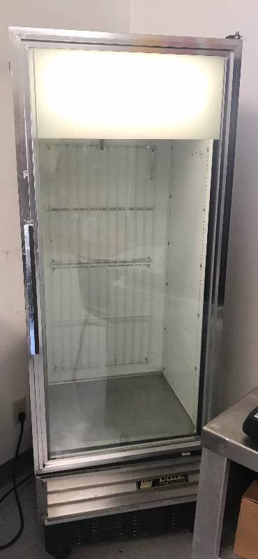 lot 1009 image: Restaurant FREEZER - True T-12FG Glass Door Reach In Freezer - WORKS