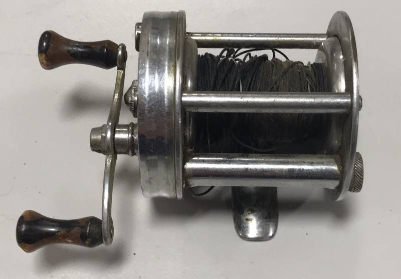 lot 1011 image: Vintage Shakespeare Fishing Reel - 1960 Criterion - From a Fishing Reel Collection