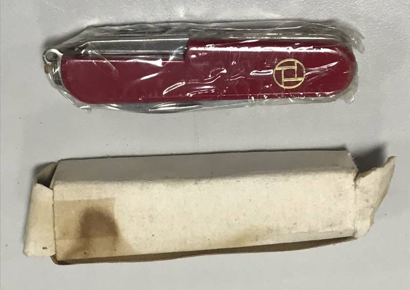 lot 1024 image: BRAND NEW - OLD Stock Pocket Knife - Still Sealed in Plastic
