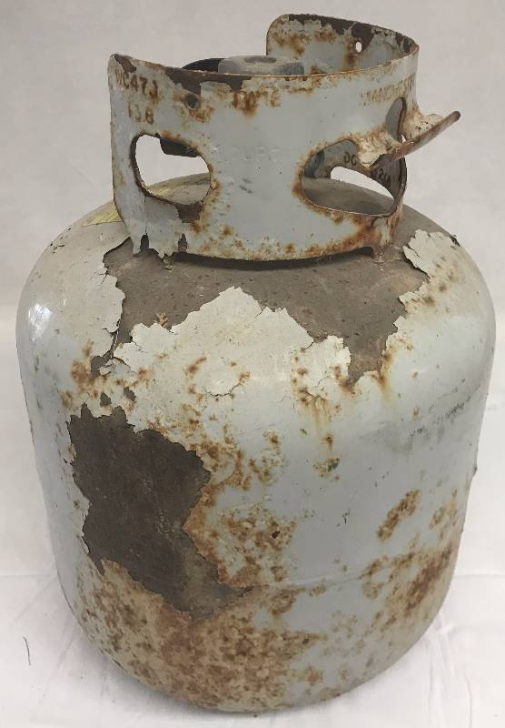 lot 1032 image: Propane Bottle