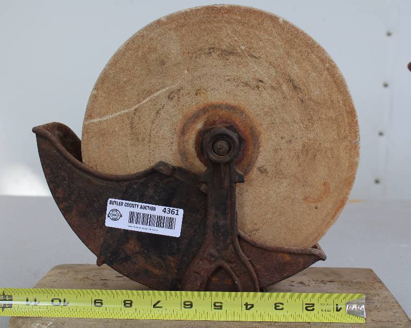 lot 4361 image: Whet Stone -Vintage - Mounted on wood base