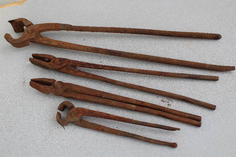 lot 4366 image: Lot of 4 Assorted Blacksmith Tongs - Neat
