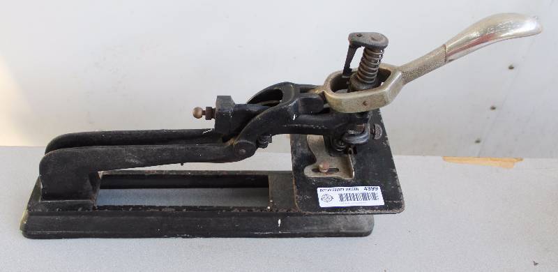 lot 4399 image: Vintage Stapler Tool ACME No. 1