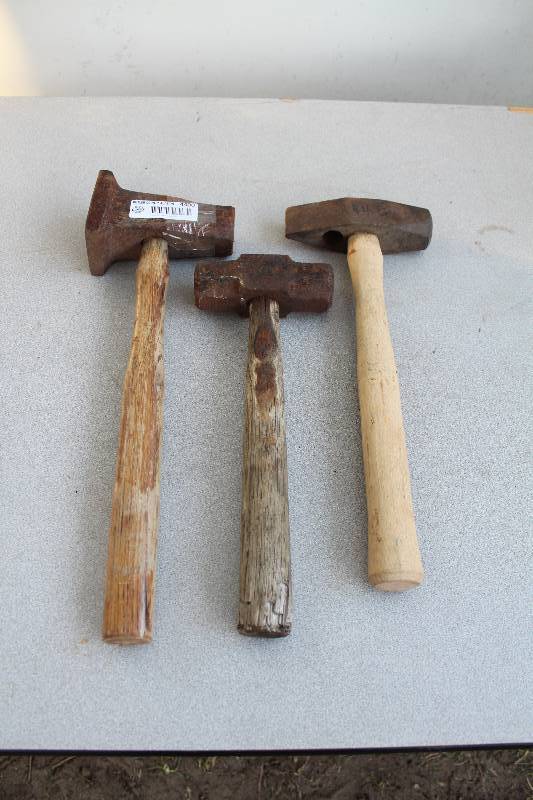 lot 4400 image: Lot of 3 Old Hammers - see photos