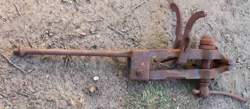 lot 4404 image: Vintage Post Vise - see photos