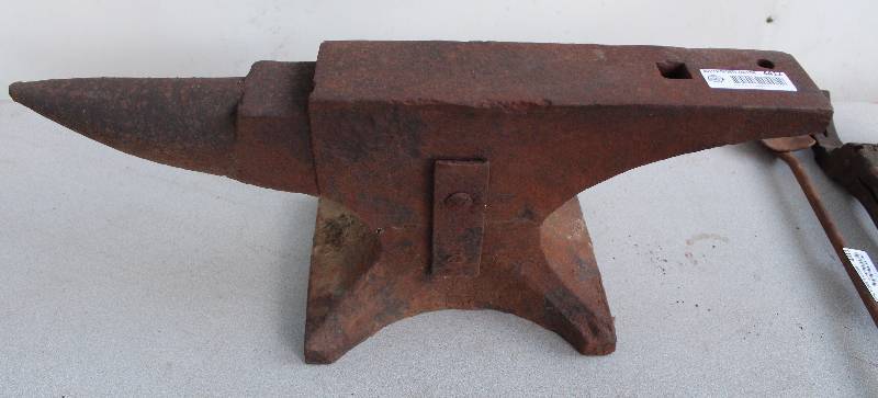 lot 4412 image: Vintage Anvil - ACME - broken see mended spot in photo - Great for Decoration