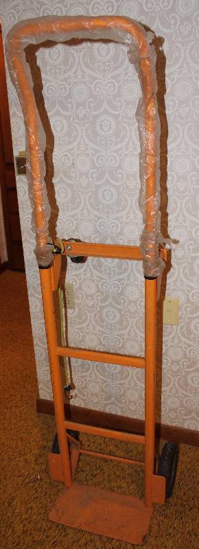 lot 4419 image: Dolly - 2 wheel converts to 4 wheel - VERY HANDY