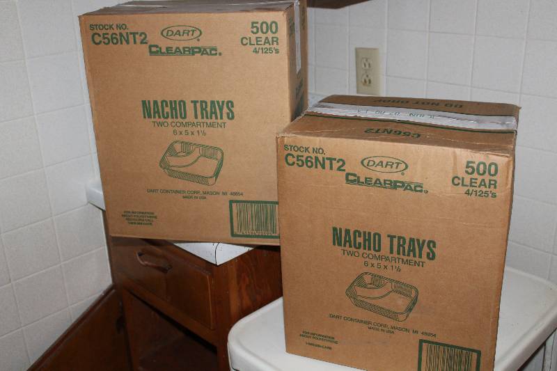 lot 4433 image: Lot of 2 CASES of NACHO TRAYS (500 in each case)