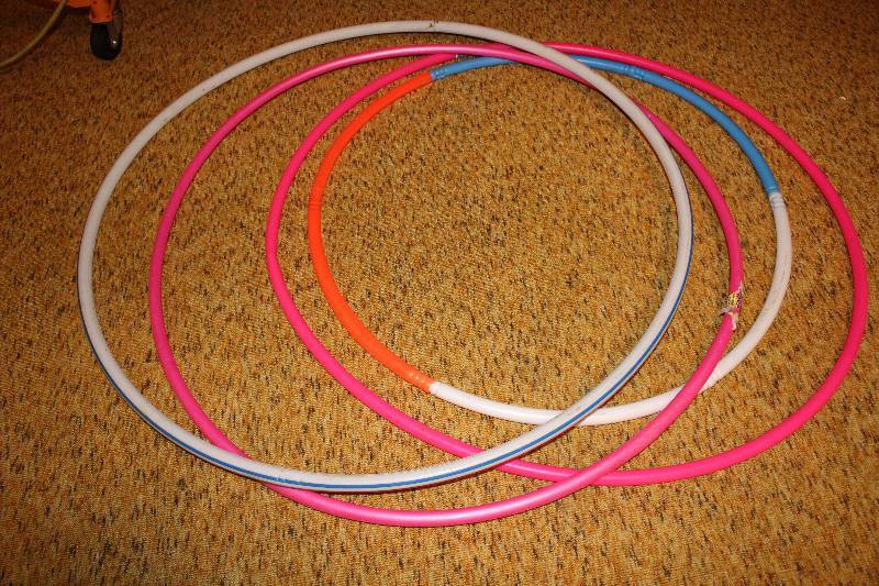 lot 4439 image: Lot of 4 Hula Hoops