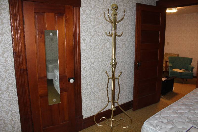 lot 4448 image: Brass Colored Metal Hall Tree - Someplace to hang your jackets this fall