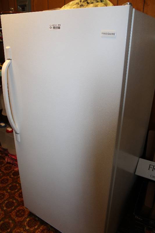 lot 4466 image: Upright Frigidare Freezer - WORKS