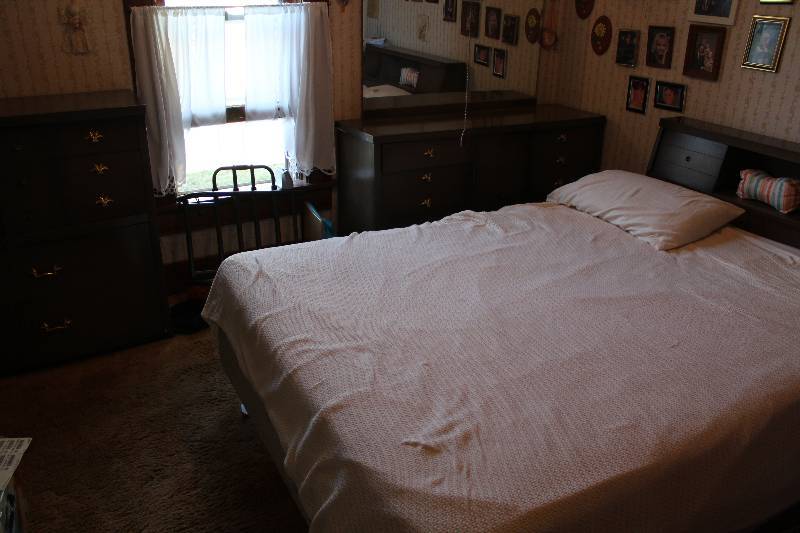 lot 4468 image: 3 piece Bedroom Suite w Mattress- see photos and descriptions