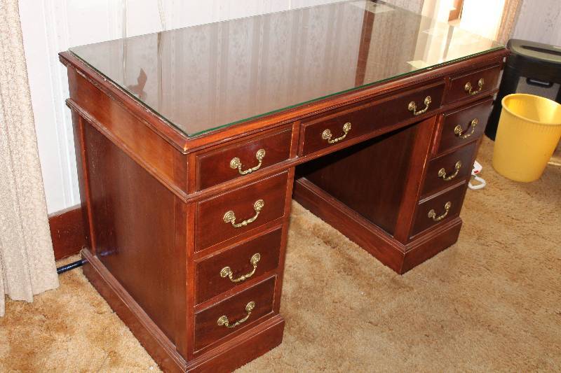 lot 4493 image: Knee Hole Desk - Lots of Drawers Include Plate Glass Top 46 x 23 top
