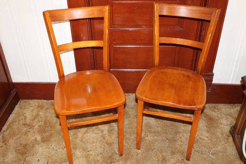 lot 4498 image: 2 Kitchen Dinette Style Wooden Chairs