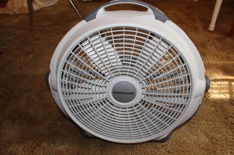 lot 4499 image: Electric Fan 18 Wind Machine