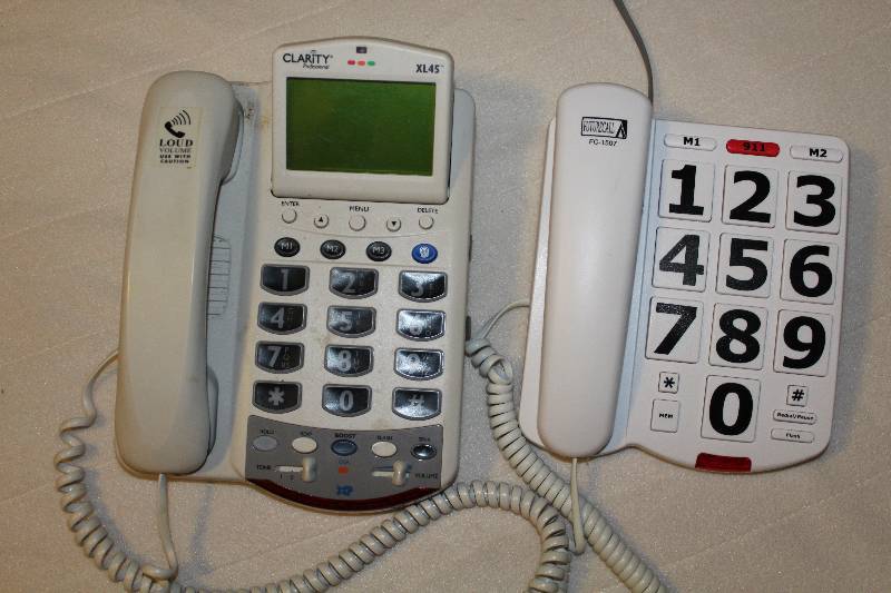lot 4695 image: Lot of 2 Telephones