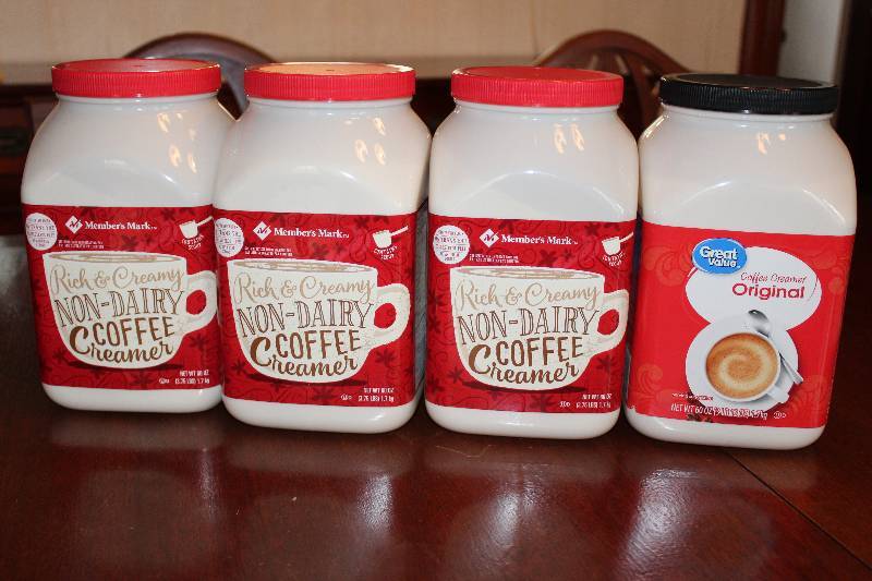 lot 4709 image: Lot of 4 containers of Non-Dairy Creamer
