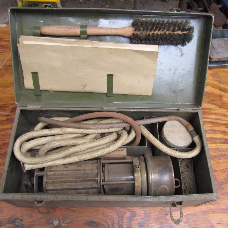 lot 6020 image: WOLF Oxygen Deficiency Indicator - Wolf Safety Lamp Co. of America Inc.w original case and instructions