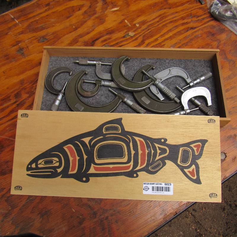 lot 6023 image: Lot of 8 Micrometers - Lufkin Sterret and unmarked in a wooden box