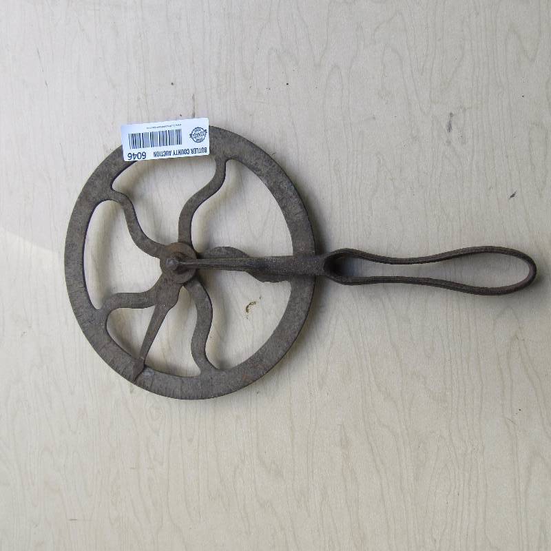 lot 6046 image: Primitive Rolling Ruler