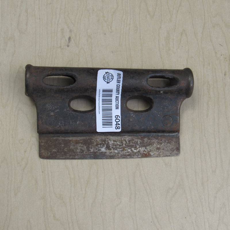 lot 6048 image: All Metal Scraper - Tubular Handle Primitive