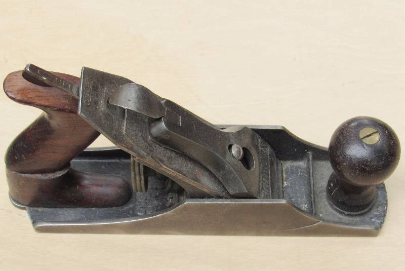 lot 6099 image: Wood Plane - No 603