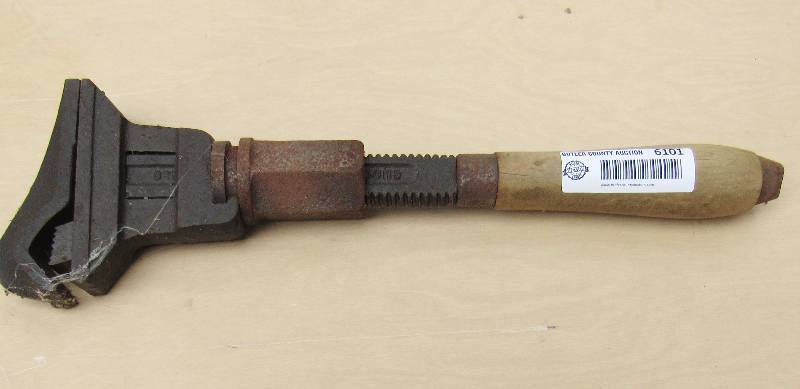 lot 6101 image: Vintage Specialty Wrench Billings - NICE