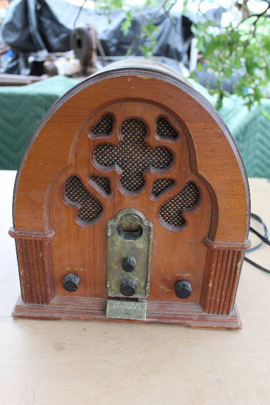 lot 2271 image: Thomas Collector Edition Radio