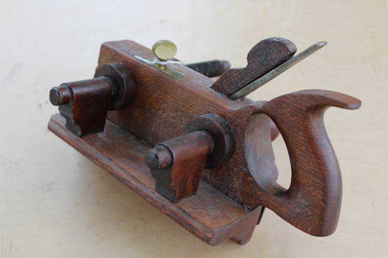 lot 2274 image: Vintage Wood Tool Ohio
