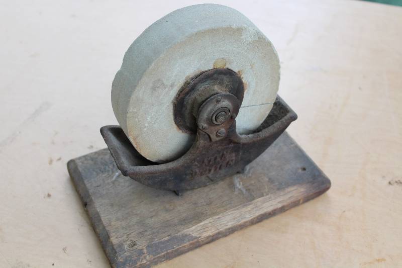 Hand Cranked Grinding Wheel - The Renaissance Woodworker