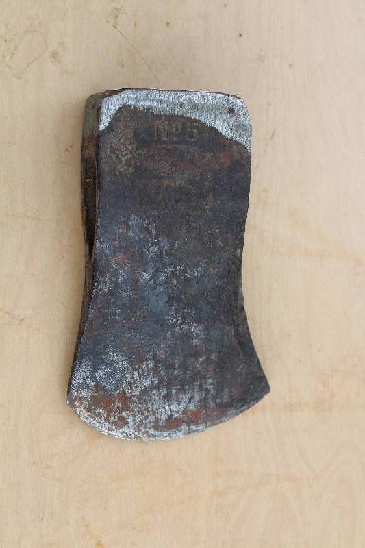 lot 2298 image: KEEN KUTTER Axe Head - No 5 - WOW See photos