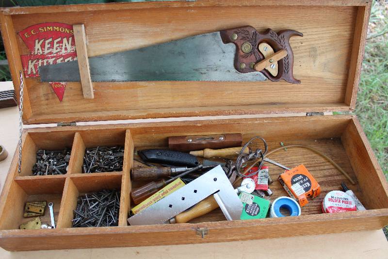 lot 2301 image: KEEN KUTTER - Cutlery And Tools Tool Box w contents shown - Collectible