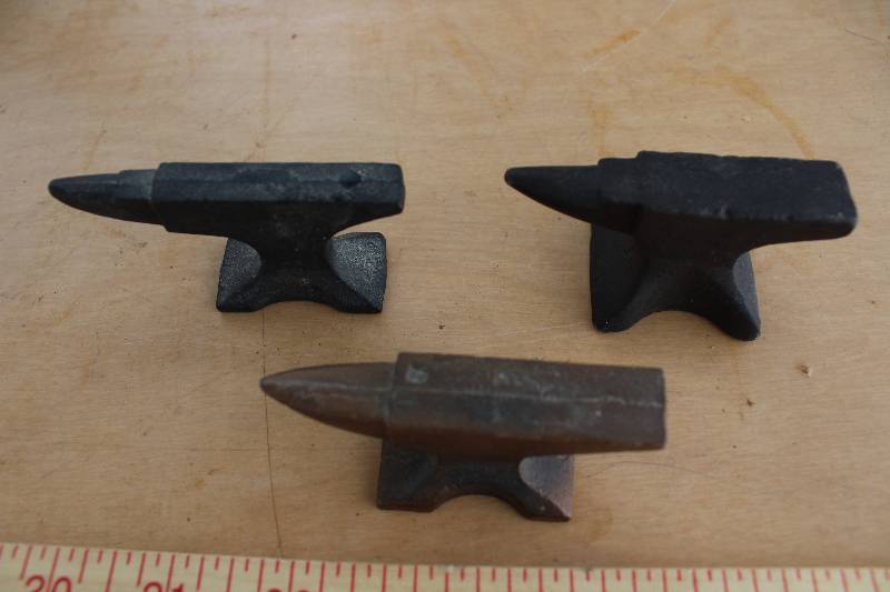 lot 2306 image: Lot of 3 Miniature Anvils - Could be paper-weights or salesman samples COOL & COLLECTIBLE
