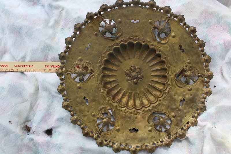 lot 2327 image: Very unique Brass Wall Decor - Detailed