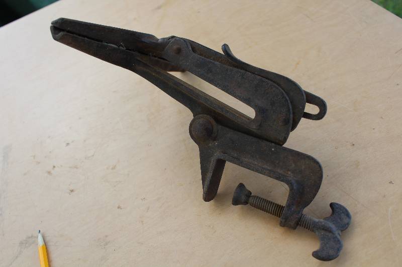 lot 2340 image: Vintage Saw Clamp - Stover Mfg.