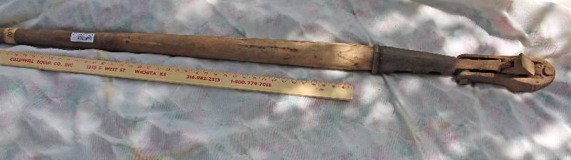 lot 2348 image: Vintage Mule  Rail Car Mover - NEW BADGER NO5 - ADVANCE CAR MOVER CO APPLETON WIS w wood handle - nice See photos