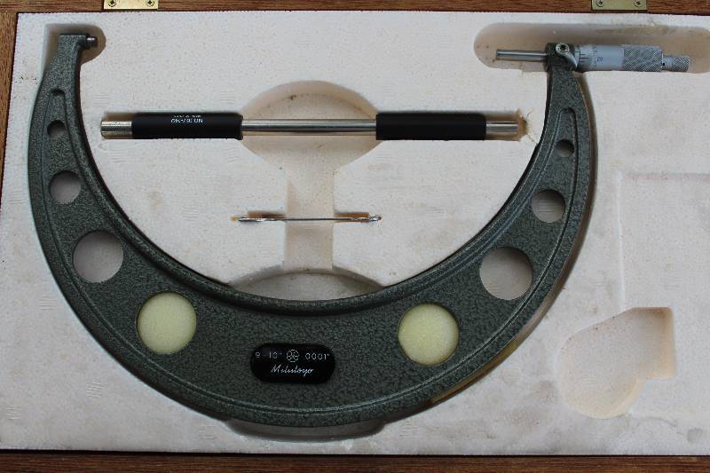 lot 2356 image: Micrometer - Mitutoyo - 9-10 - In nice, wood case