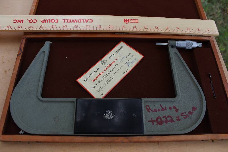 lot 2357 image: Micrometer - ETALON ROLLE SWITZERLAND - 9 10 nice, w inspection certificate in wood case.