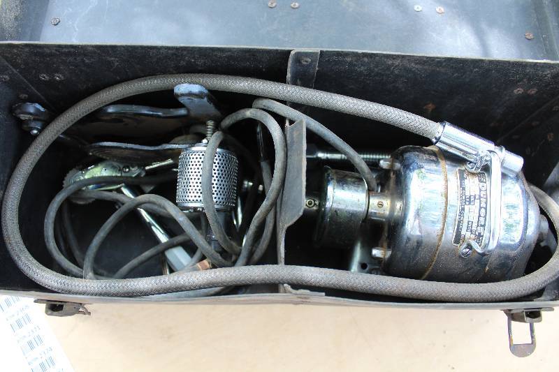lot 2361 image: Vintage Surgical Bone Saw - DUMORE CO. - M# D2 w accessories in case. COOL