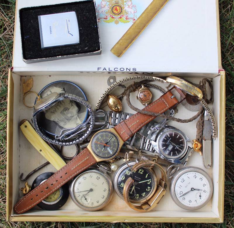 lot 2390 image: Lot of assorted watches and more - see photo