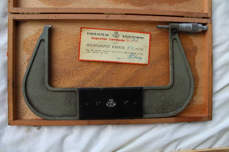 lot 2412 image: Micrometer - ETALON ROLLE SWITZERLAND - 8 9 -  w inspection certificate in wood case.