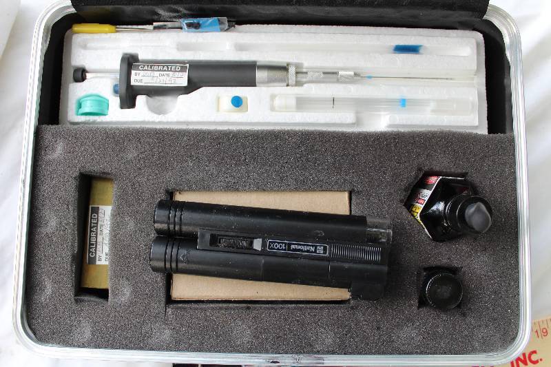 lot 2413 image: Chempette Digital Micropipettor - Cole Parmers Series 7947 - w case and operating instructions - see photo