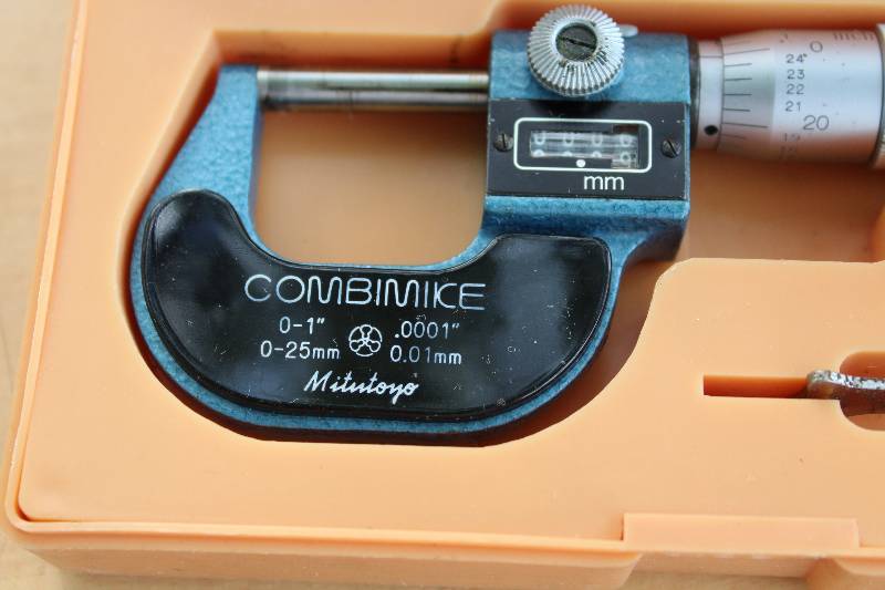 lot 2421 image: Micrometer - Mitutoyo - 0-1 w case