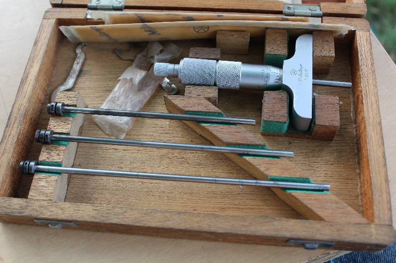 lot 2422 image: Mitutoyo Depth Micrometer - .001 in case