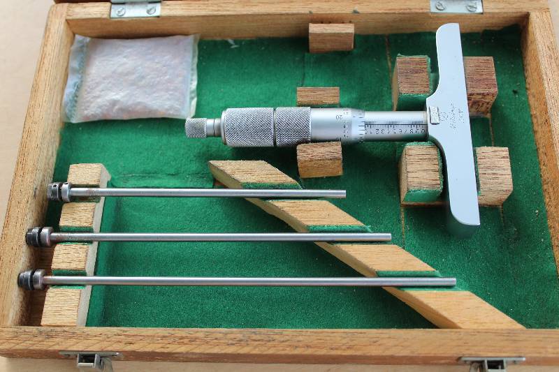 lot 2423 image: Mitutoyo Depth Micrometer - .001 in case