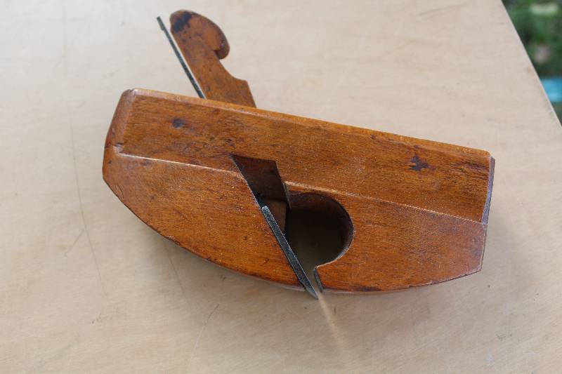 lot 2424 image: Plane - made of wood w. metal blade