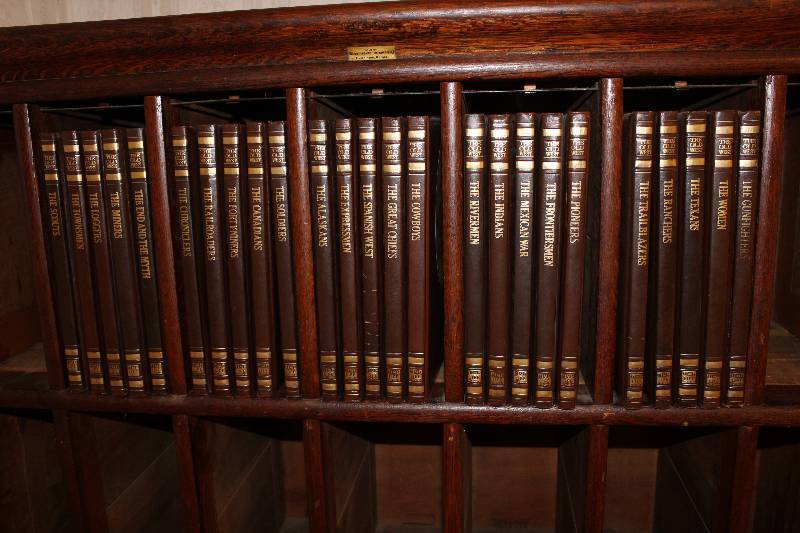 lot 4736 image: Lot of 25 Old West Books