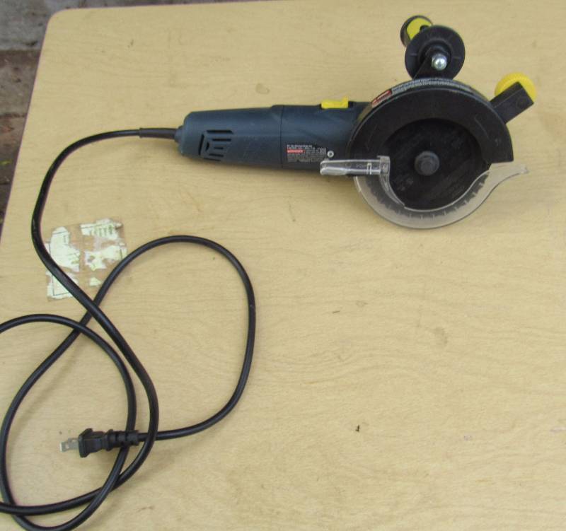 lot 4631 image: Chicago Electric Double-Cut Saw - Excellent shape - WORKS